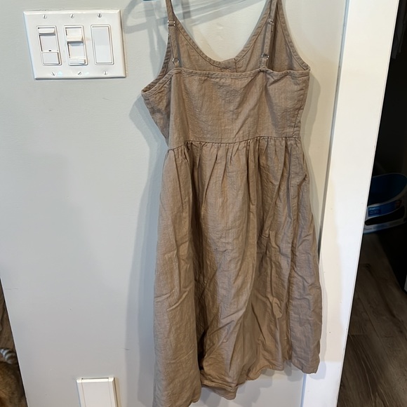 Shein size small beige dress - Picture 4 of 4